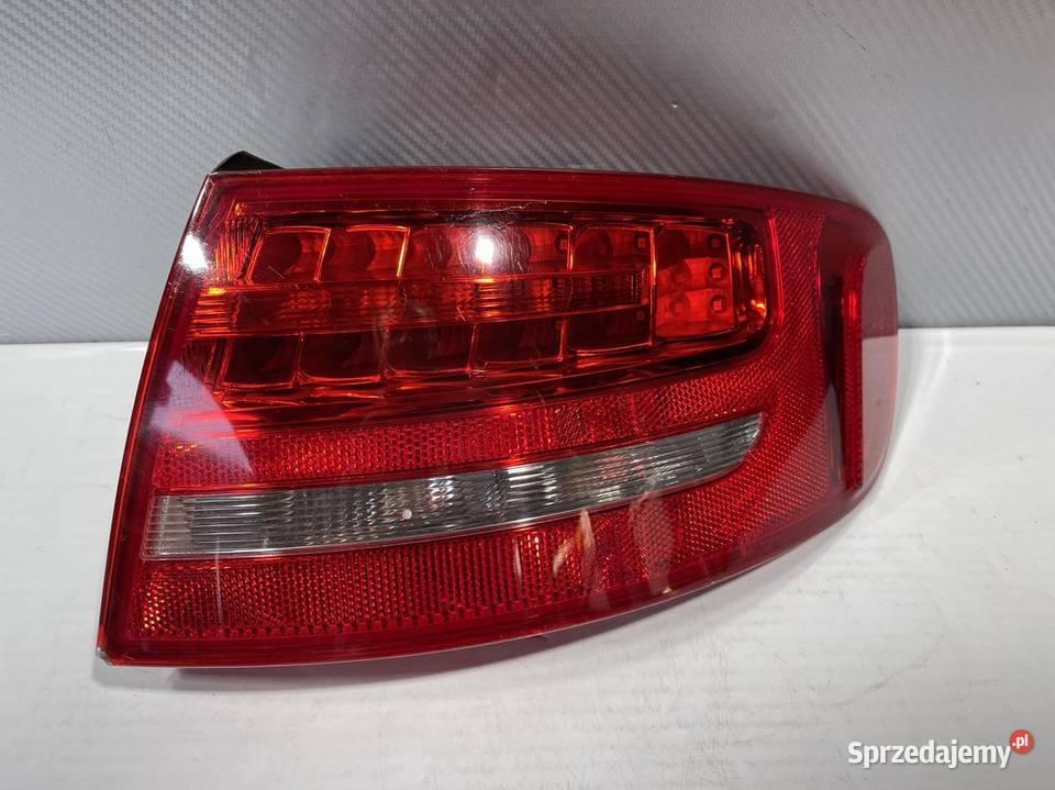 AUDI A4 KOMBI PRAWA LAMPA TYŁ LED Ostroróg