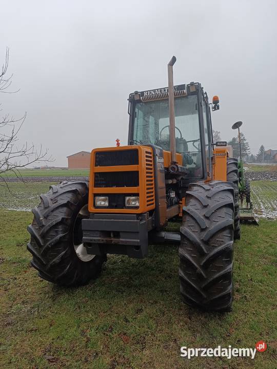 Ciągnik rolniczy renault 13314 Tykadłów