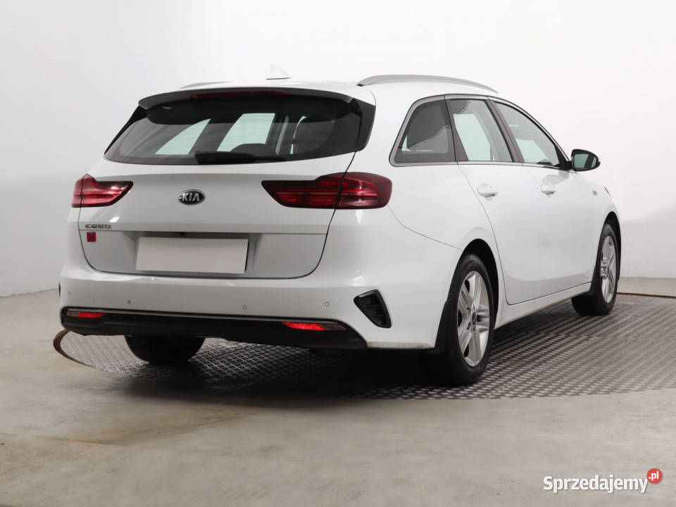 Kia Ceed 14 TGDI relingi dachowe Katowice