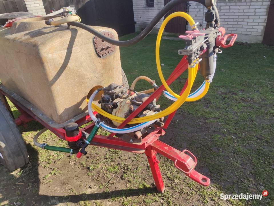 Opryskiwacz polowy ciągany 1000l