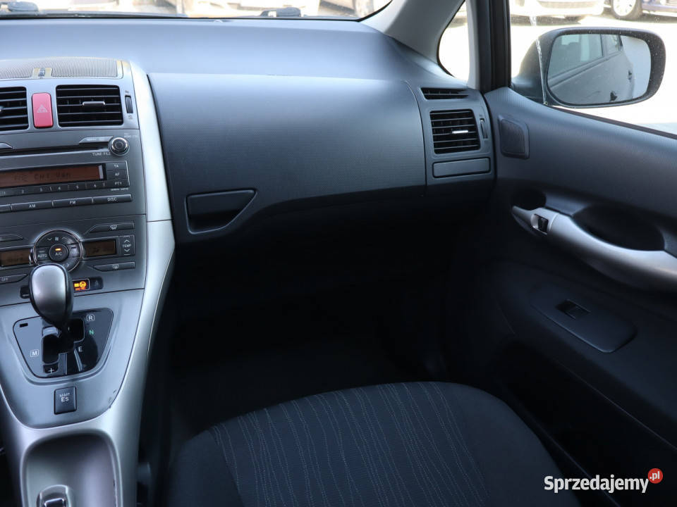 Toyota Auris 16 Dual VVTi Hatchback Auris Katowice