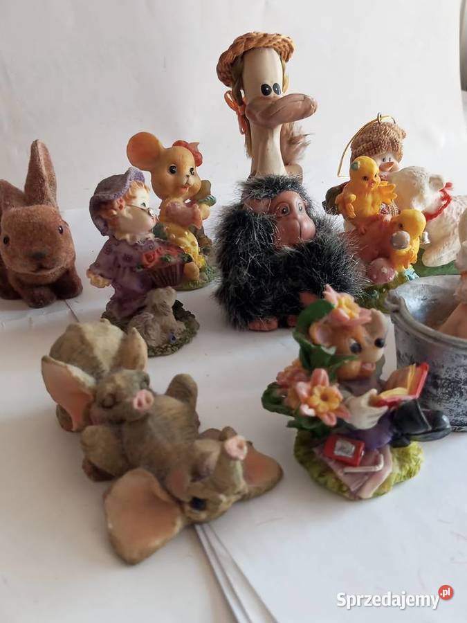 FIGURKI OZDOBY ZESTAW 12 SZTUK