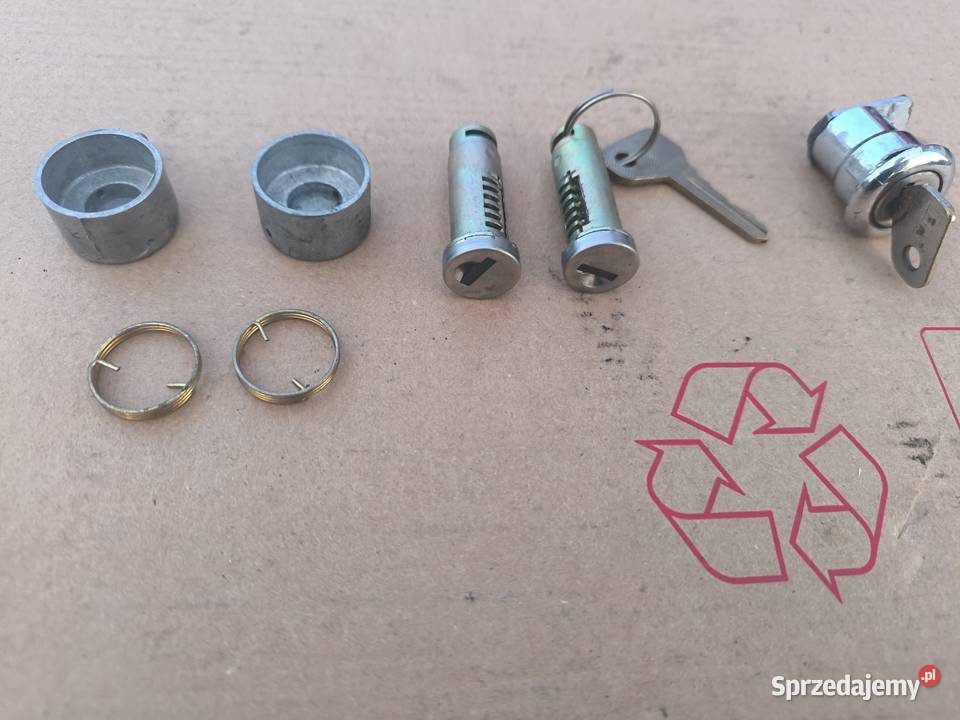 Polonez komplet wkładki bębenki klamka kaseta Części samochodowe Stalowa Wola sprzedam