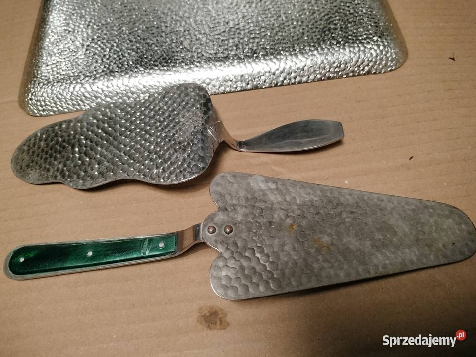 Metalowa tacka i łopatki do ciasta młotkowane Choszczno