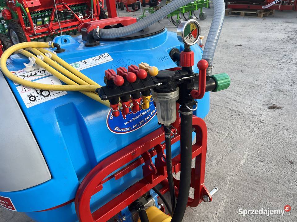Opryskiwacz polowy Biardzki 400L12m 600800L