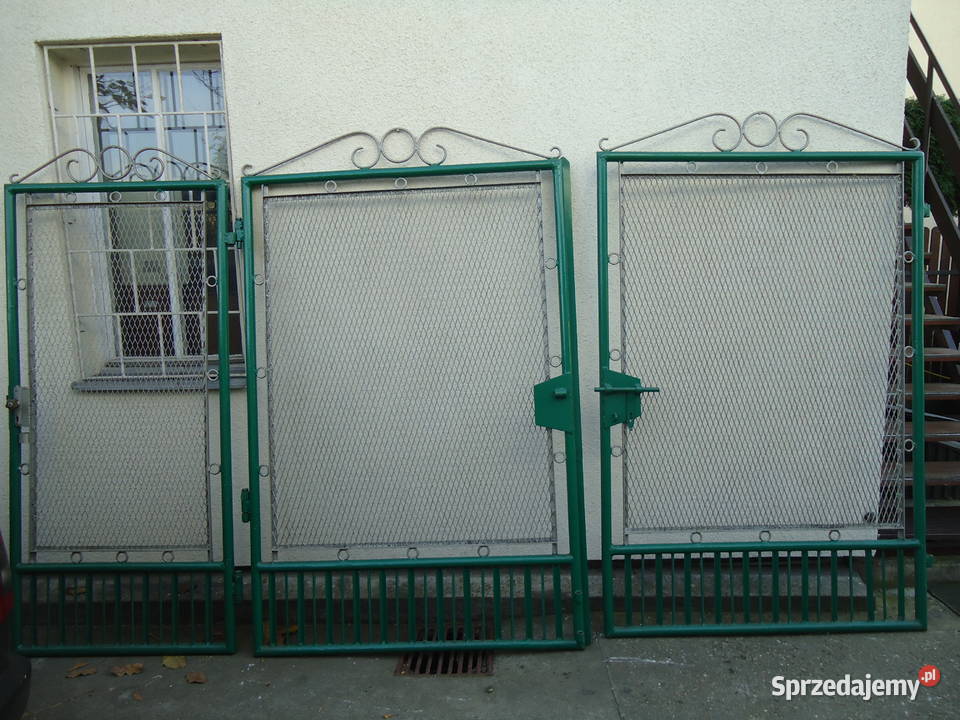 Brama na posesje 3 szkrzydła stalowa używana Dom i Ogród