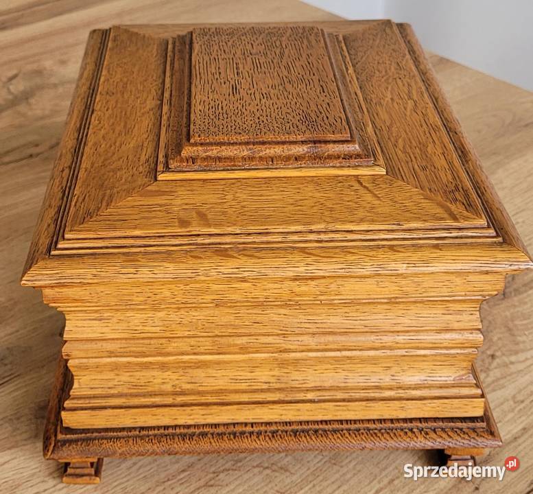 Drewniana stara ręcznie wykonana szkatułka z małopolskie Kraków