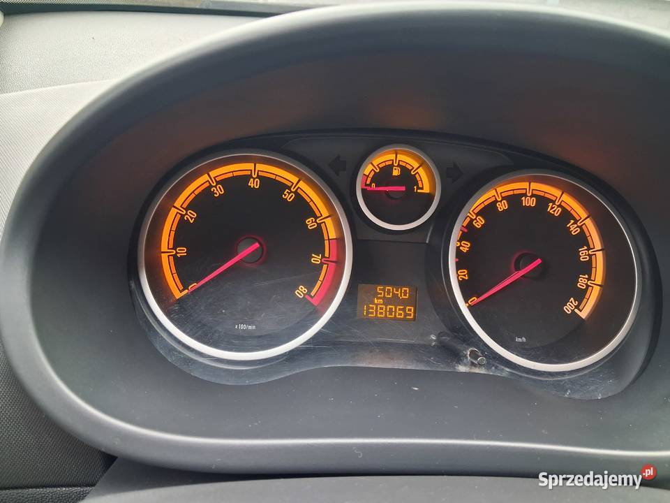 Opel corsa D Piasek
