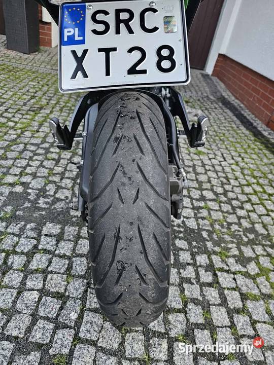 Kawasaki ER6N motocyklisty