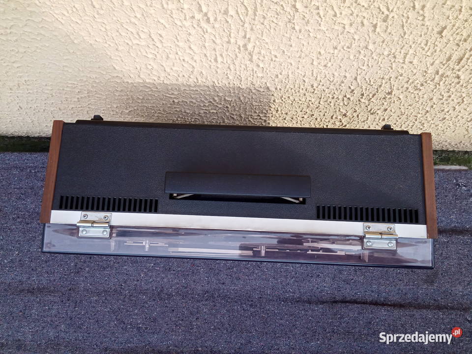 PHILIPS N4416 włączeniu chwilę odtwarzał ale