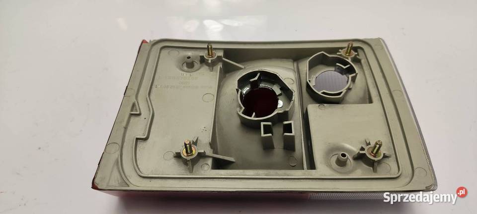 LAMPA LEWA TYŁ AUDI 80 B3 893945093