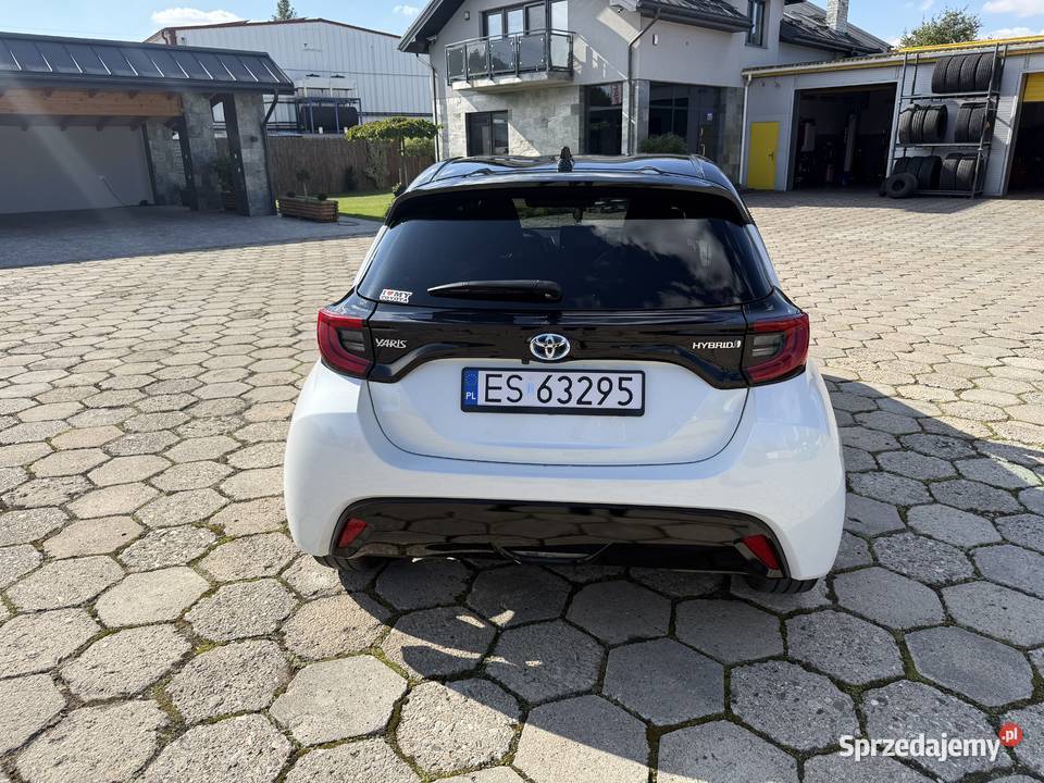Toyota Yaris Hybrid 15 2021 HGR STYLE przebieg biały Yaris
