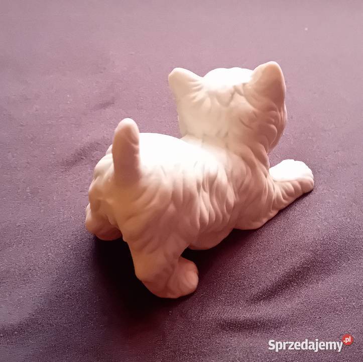 Figurka z porcelany biskwitowej pies West sprzedam