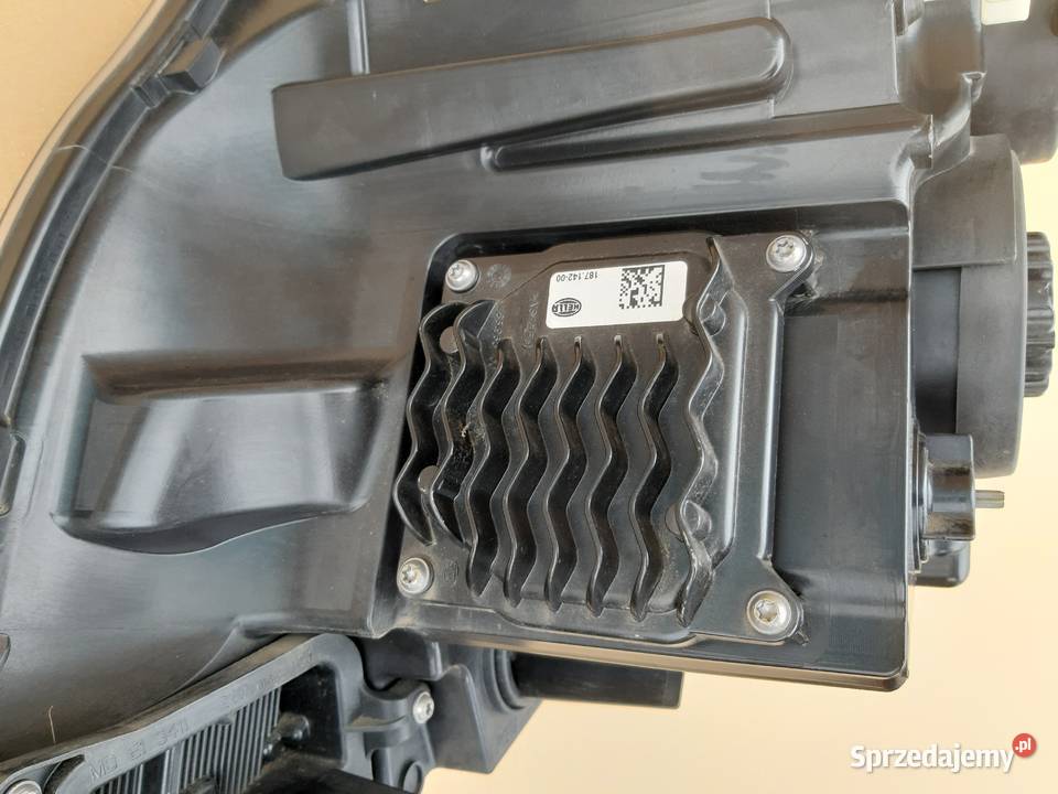 DAF XF 106 CF REFLEKTOR PRAWY LAMPA FULL LED Lampy przednie sprzedam