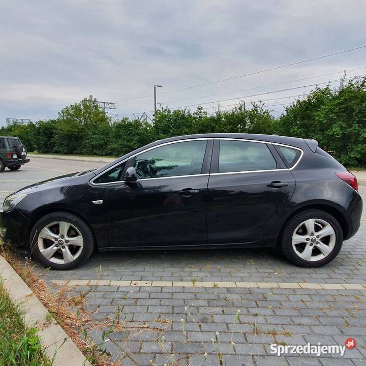 Sprzedam Opel Astra J 17 CDTI