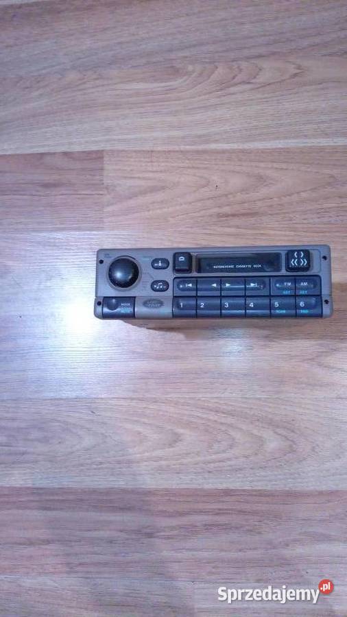 Stary oryginalny radioodtwarzacz do samochodu Dobieszowice