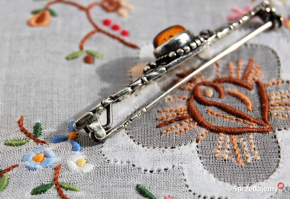 Stara broszka wiktoriańska bursztyn bałtycki Ozdoby lubelskie