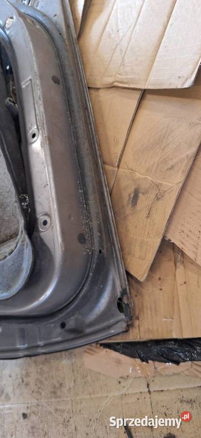 Drzwi prawy tył BMW E38