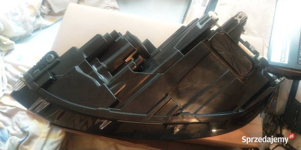 VW Golf VII lampa przednia prawa H7