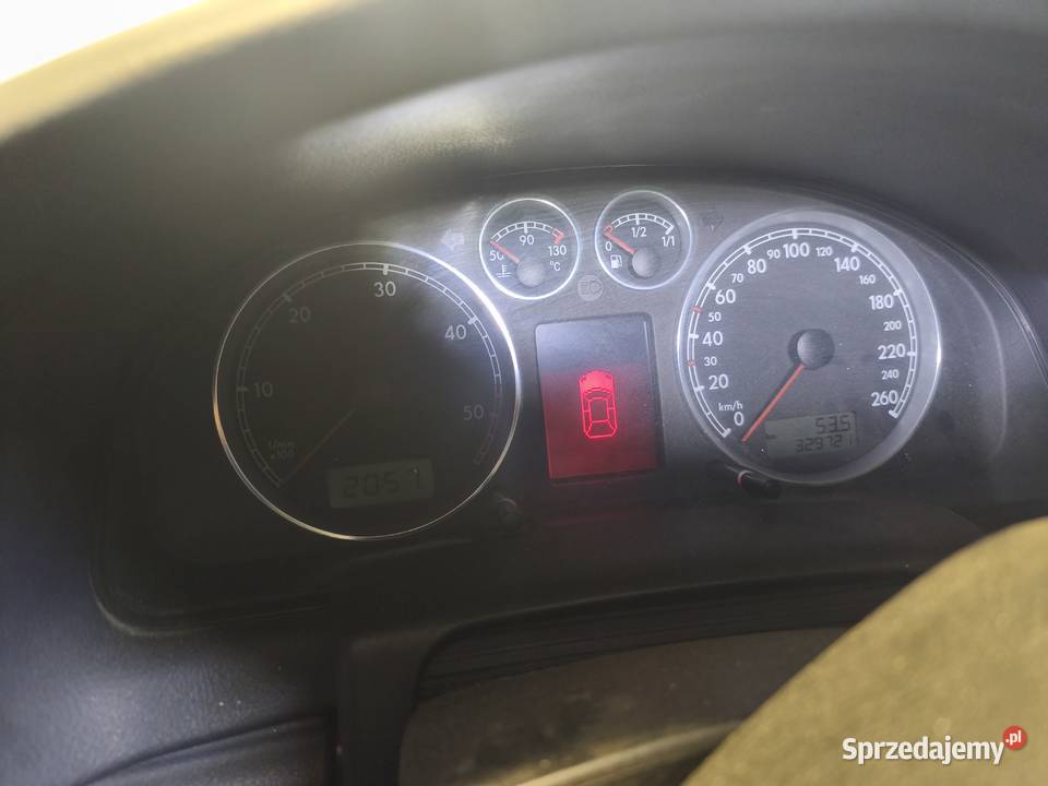 Na sprzedaż passat B5 kombi z uszkodzonym Gusin