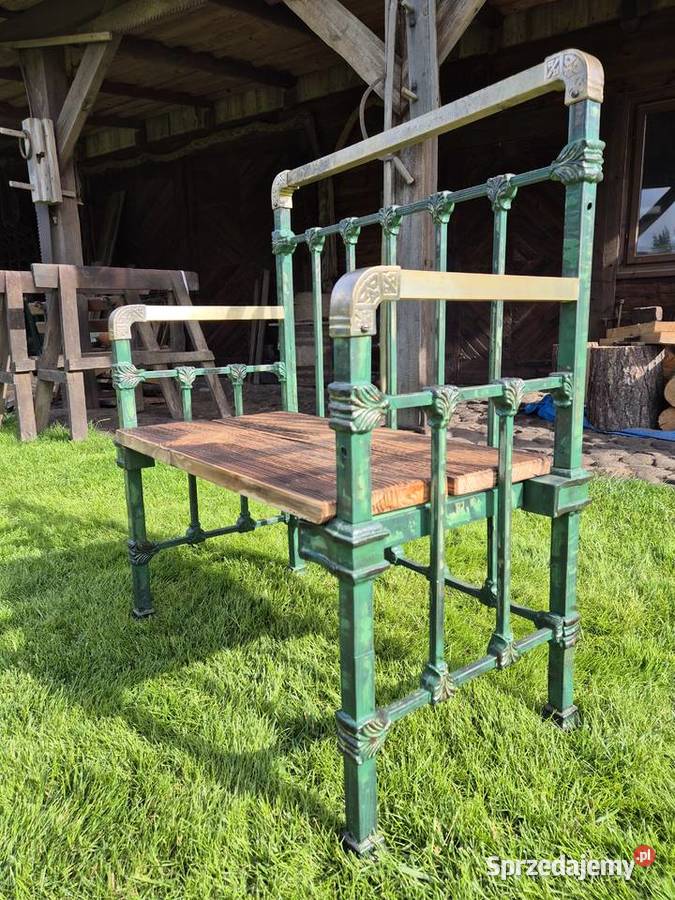 Urocza mała metalowa ławka mazowieckie Kamieńczyk