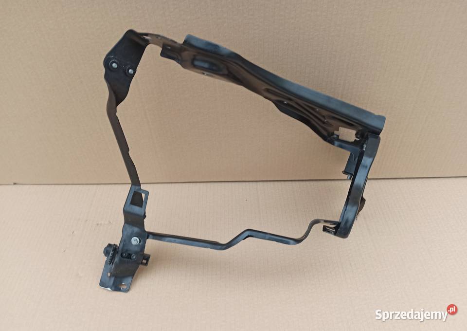 MERCEDES CKLASA W204 OKULAR WZMOCNIENIE części blacharskie Bieleń sprzedam