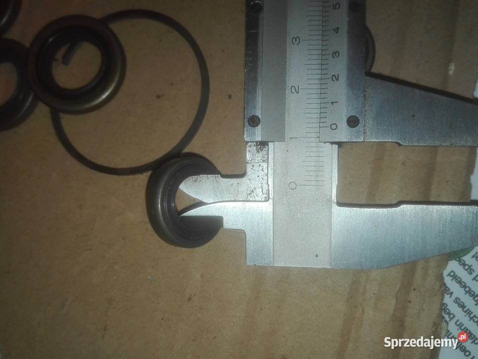 Uszczelniacz Husqvarna 12x20x5 Żywiec