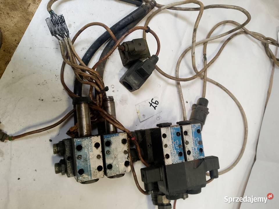 Rozdzielacz VICKERS hydraulkiczny elektryczny Turek