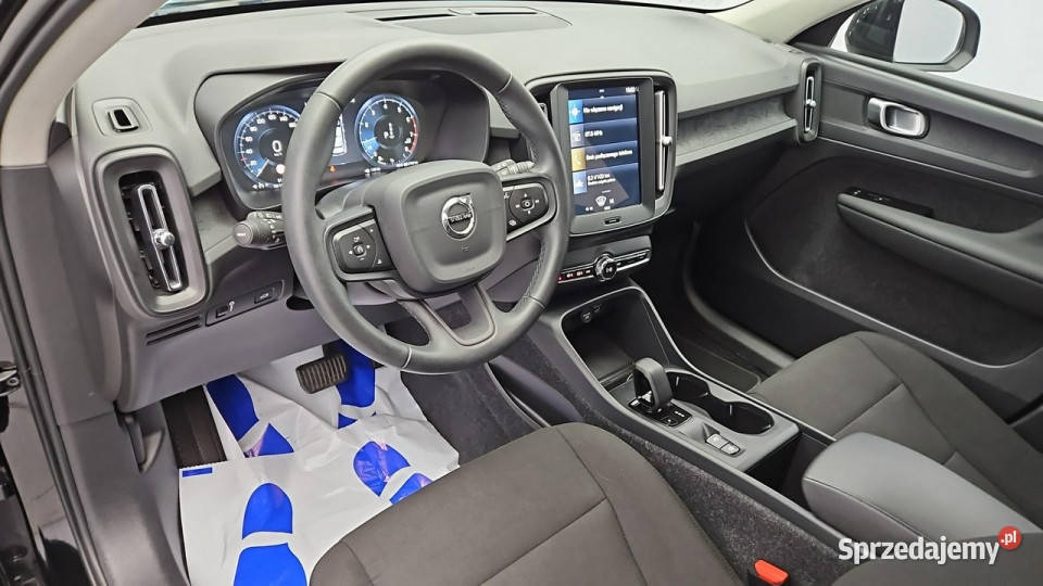 Volvo XC 40 T3 Momentum Core Z Polskiego Salonu