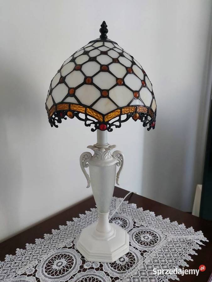 Wysoka lampa w antycznym stylu Warszawa