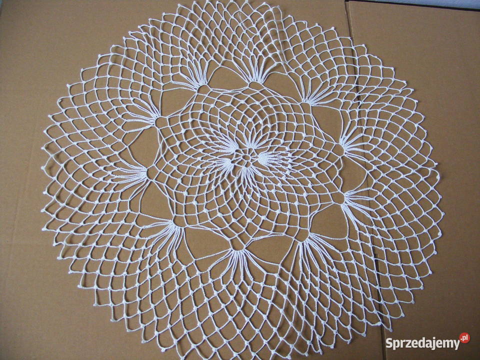 Ażurowe serwetki wykonane na szydełku biały Oborniki Śląskie