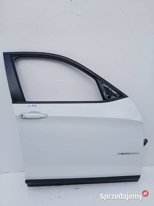 DRZWI PRAWE PRZEDNIE PRZÓD BMW X3 F25 300 osobowe Strzyżewice sprzedam