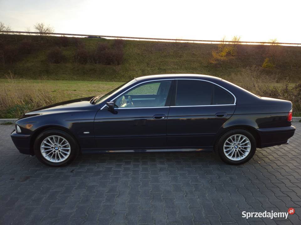 BMW E39 528i 1999 28 benzyna sedan granatowa