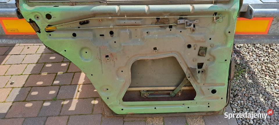 Drzwi lewe tylne Mercedes W123 sedan osobowe Luzino