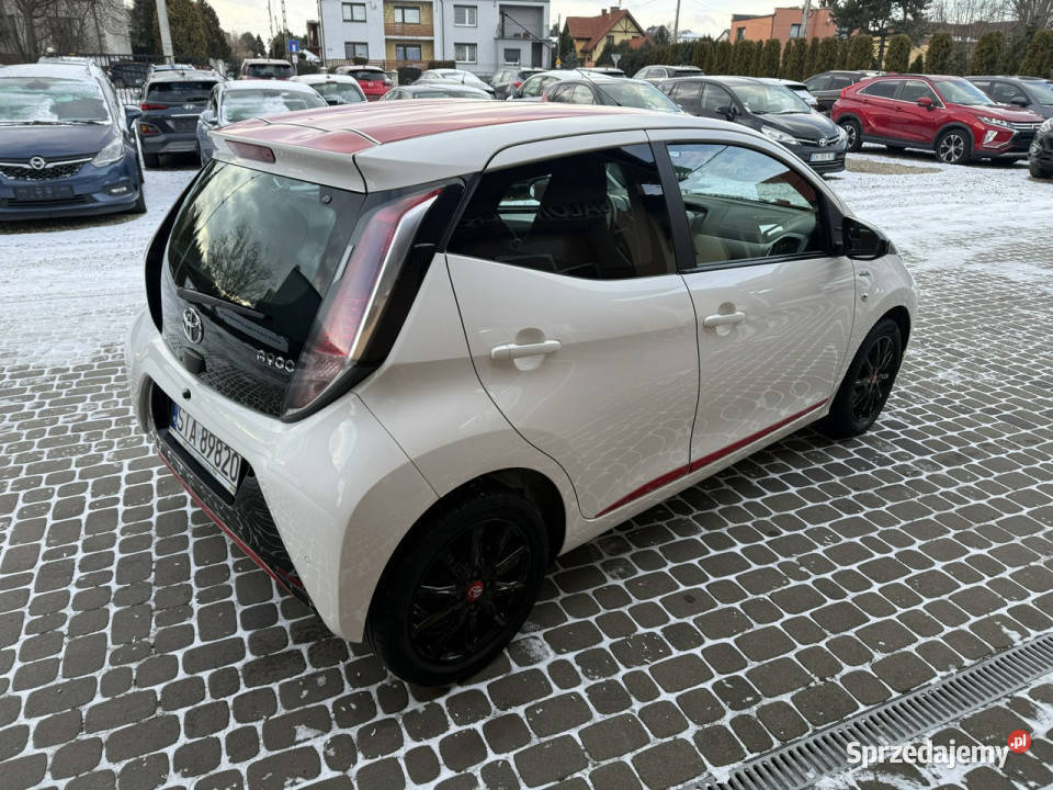 Toyota Aygo 10 69 Klima Navi Kamera Krajowy II immobilizer Aygo śląskie Orzech