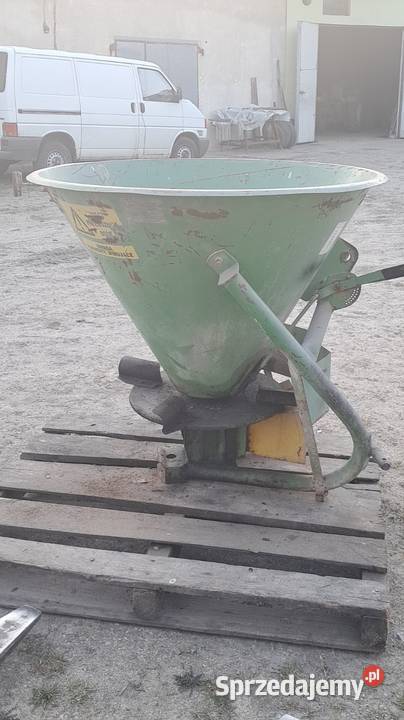 Rozsiewacz do nawozu LEJEK metalowy Agromet nieuszkodzony Błędów