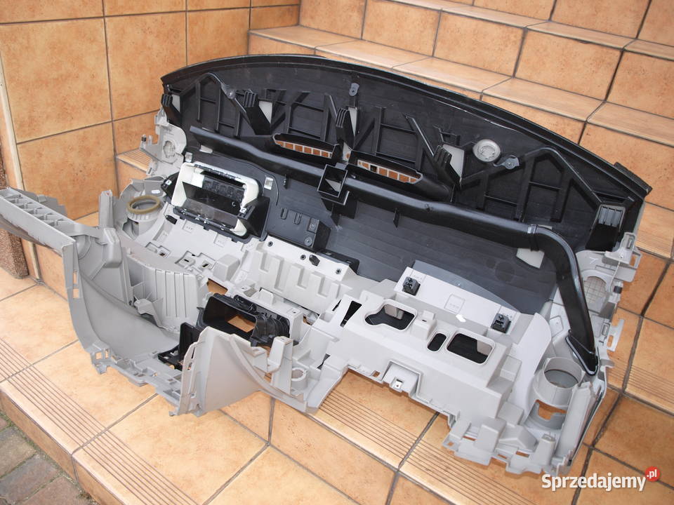 Renault ZOE konsola deska rozdzielcza 2013 2019r deski rozdzielcze, konsole wielkopolskie