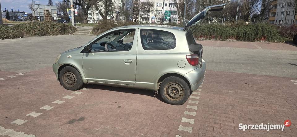 Yaris 2001 małe pieniądze Sosnowiec