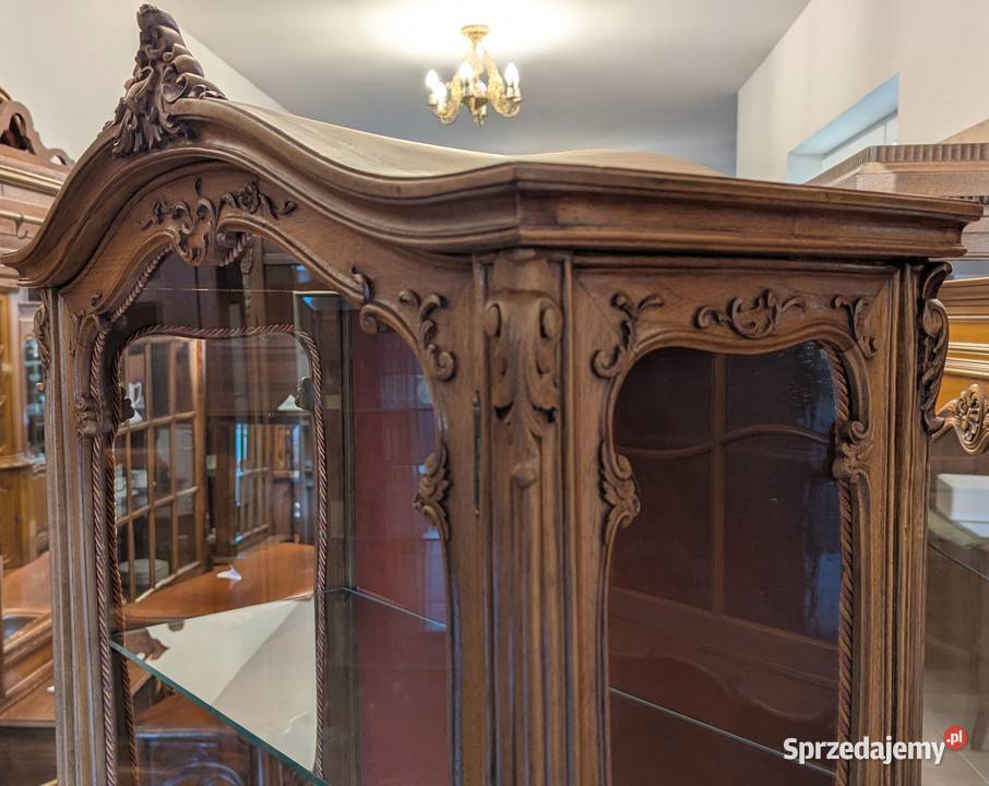 piękna witrynaserwantka ludwikowska orzechsklep Dąbrowa Górnicza