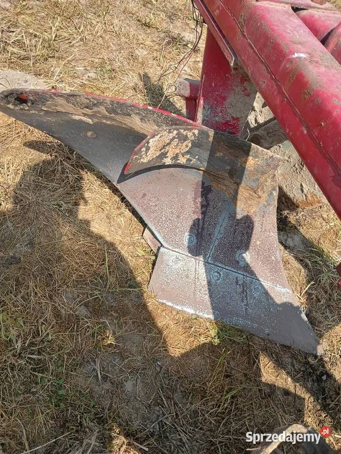 Pług duży 3 skibowy nieuszkodzony świętokrzyskie Chobrzany sprzedam