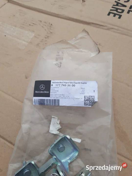 Zawias tylnej klapy Mercedes AKlasa W177