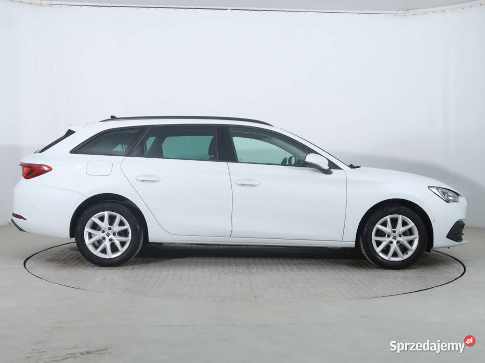 Seat Leon 10 TSI asystent pasa ruchu Katowice