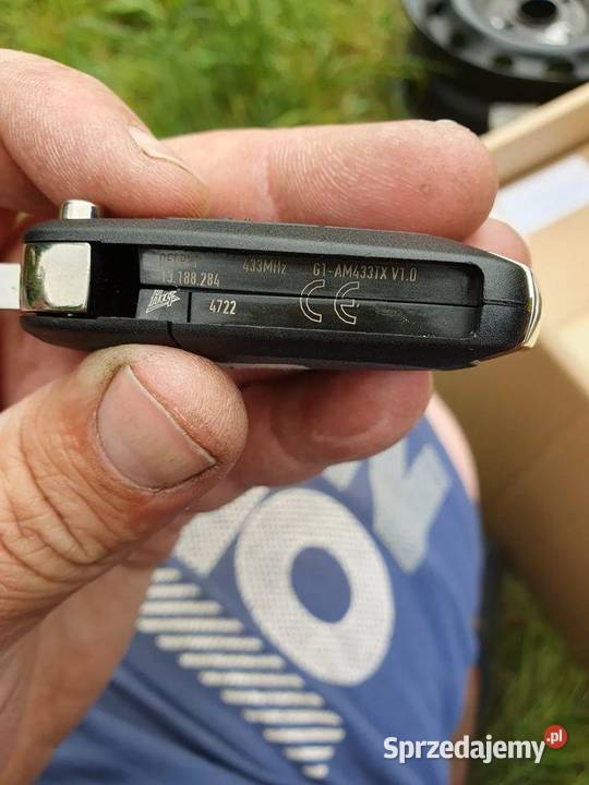 Kluczyk Opel CORSA D 433MHz G4AM433TX V10 Części samochodowe sprzedam