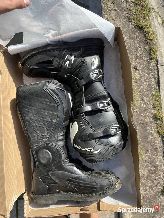 Sprzedam buty cross 41 nowe Chęciny