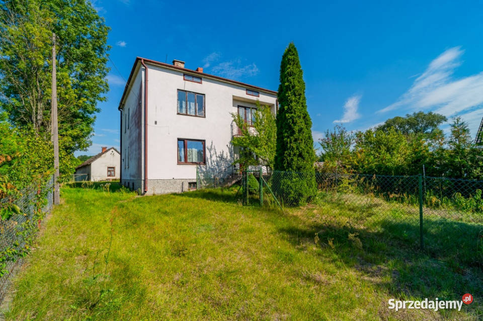 Słoneczny dom położony w spokojnej okolicy Narol Zamość sprzedam