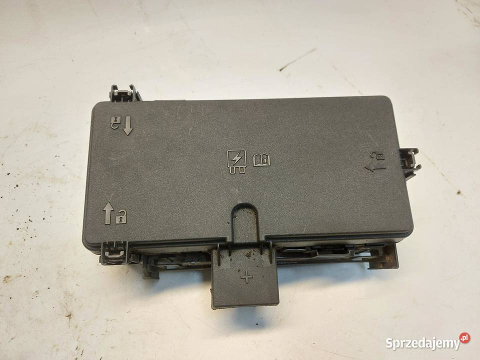 Ford Ranger VI 6 2024r 30 SKRZYNKA BEZPIECZNIKÓW