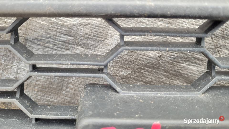 SKODA OCTAVIA IV 4 KRATKA ZDERZAKA ŚRODKOWA śląskie Ruda Śląska