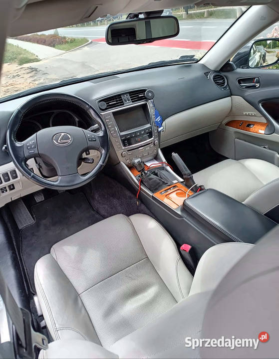 Lexus IS 220d Prestige 177 ASO Lexus 2 kluczyki komputer pokładowy