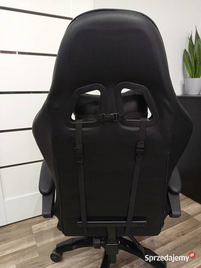 Sprzedam biurko z fotelem gamingowym Prudnik