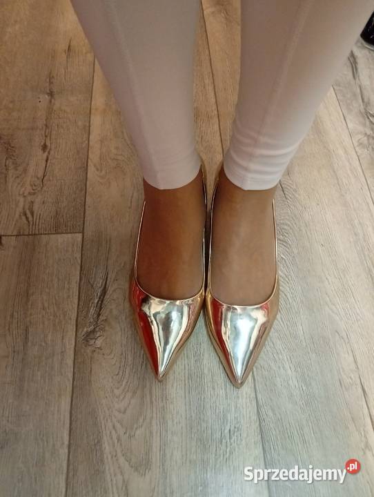 40 Złote niskie czółenka wieczorowe Nowe